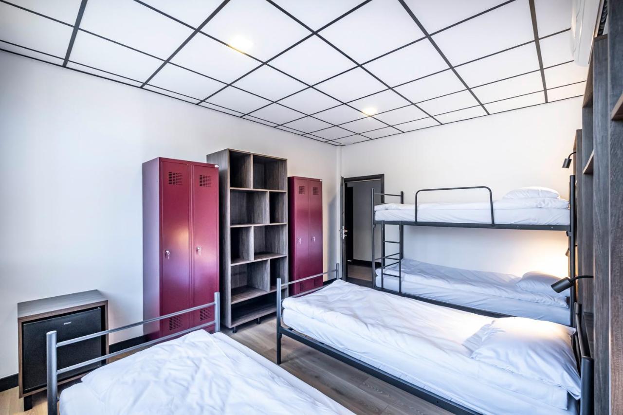 Vola Hostel Варшава Екстериор снимка